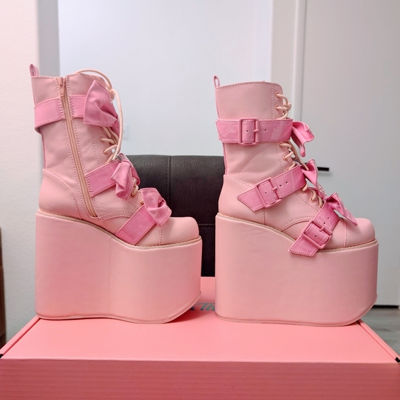 SOLD NIB Sugar Thrillz Big Bow Traitor Boots - Picture 4 of 11